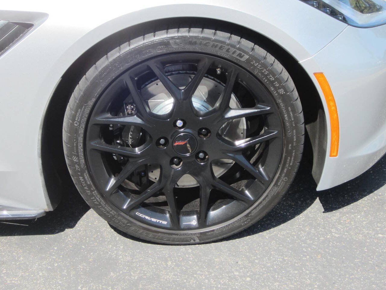 Used 2019 Chevrolet Corvette Stingray Coupe RWD image 9