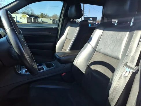 Used 2019 Jeep Grand Cherokee Altitude image 26