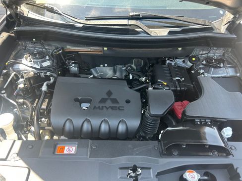 Used 2019 Mitsubishi Outlander ES FWD image 35
