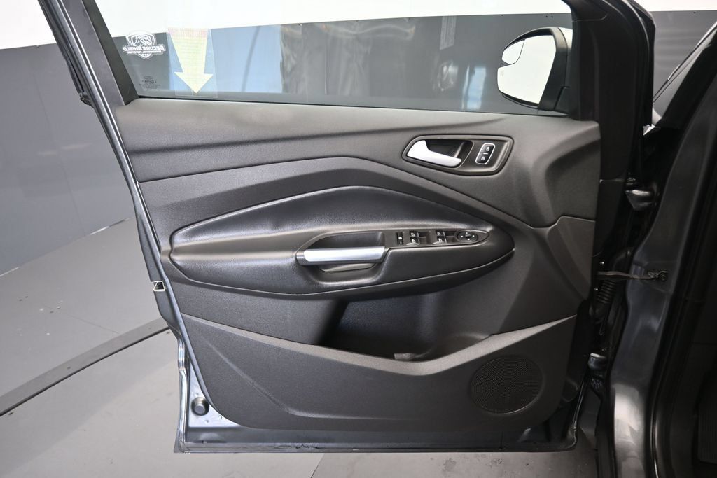 Used 2019 Ford Escape SEL AWD/4WD image 9