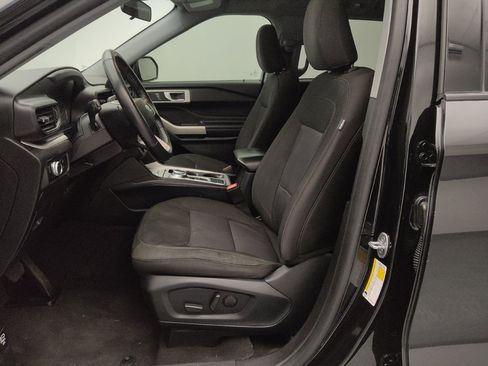 Used 2023 Ford Explorer XLT image 17