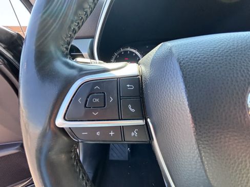 Used 2020 Toyota Highlander Platinum FWD image 18