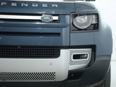 Used 2020 Land Rover Defender 110 SE image 7