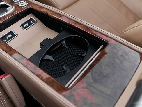 Used 2009 Bentley Azure image 53