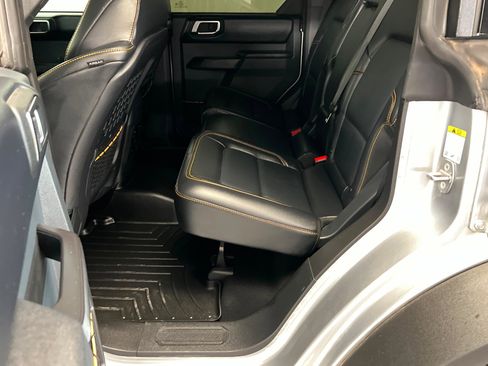 Used 2024 Ford Bronco Badlands image 22