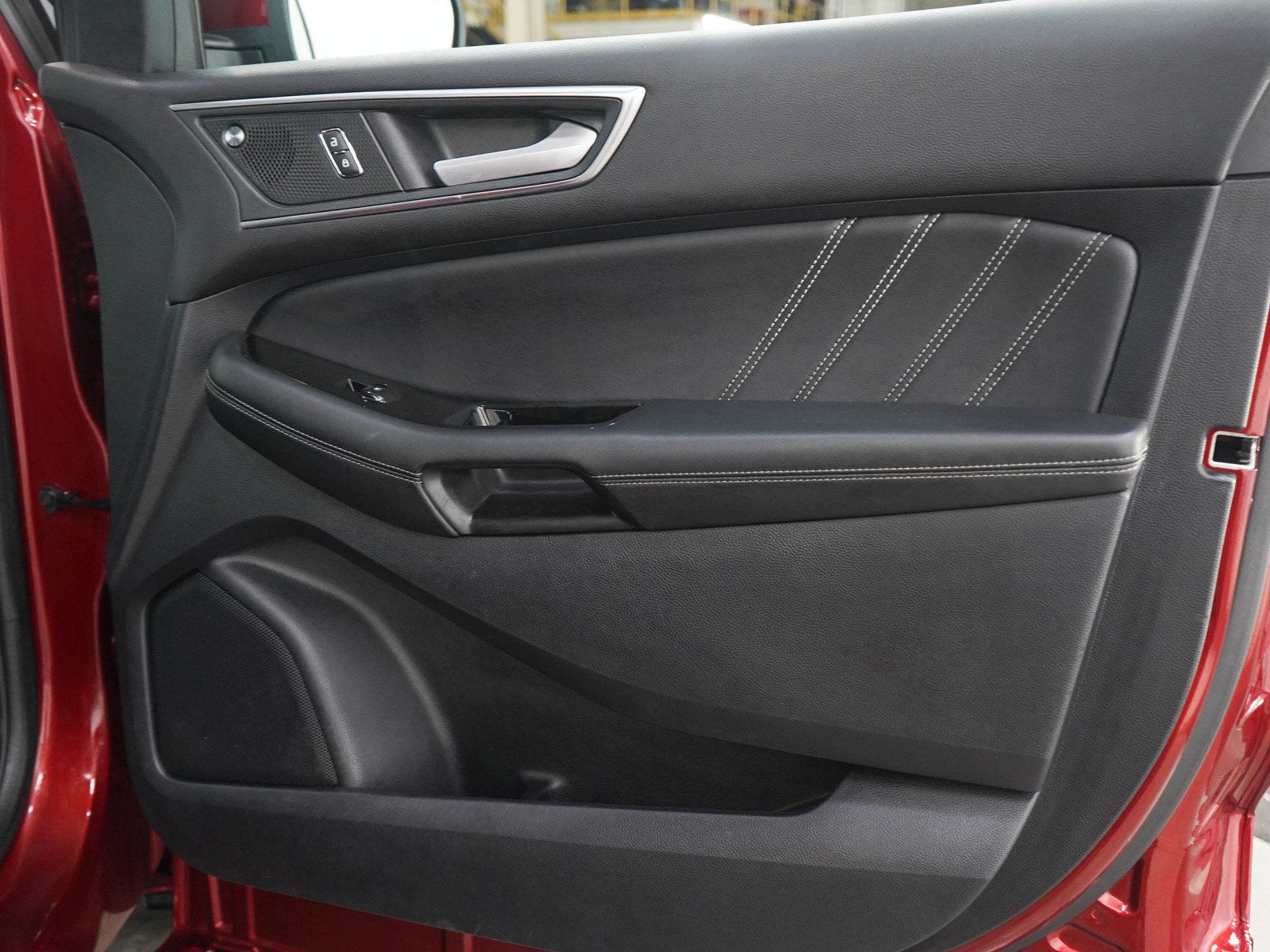 Used 2019 Ford Edge ST w/ Convenience Package AWD/4WD image 9