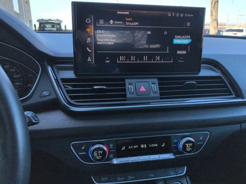 Used 2021 Audi Q5 Premium w/ Convenience Package image 30