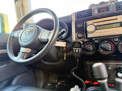 Used 2010 Toyota FJ Cruiser 4WD image 27