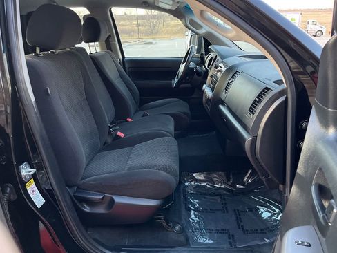 Used 2011 Toyota Tundra 4x4 Double Cab w/ Tow Pkg image 19