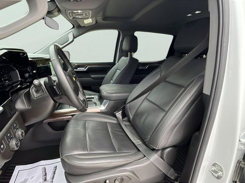 Used 2025 Chevrolet Silverado 1500 LT w/ Leather Package image 15