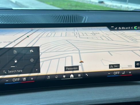 Used 2025 BMW 330i 330i w/ Premium Package image 25