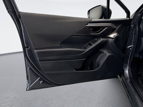 Used 2025 Subaru Impreza 2.0i Sport image 9