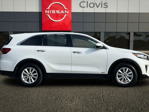 Used 2019 Kia Sorento LX image 9