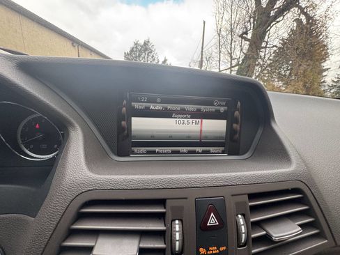 Used 2013 Mercedes-Benz E 350 4MATIC Coupe image 33