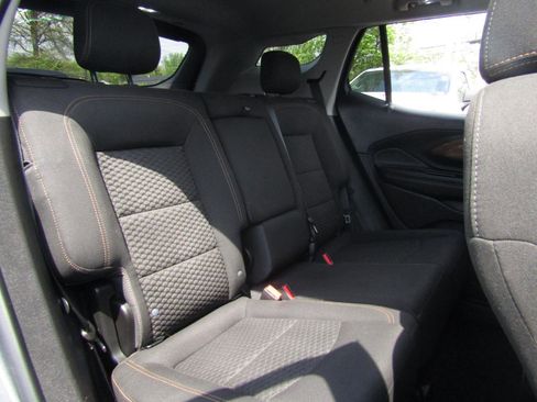 Used 2020 GMC Terrain SLE w/ Driver Convenience Package FWD image 21