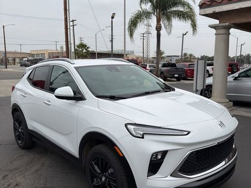 Used 2024 Buick Encore GX Sport Touring image 4