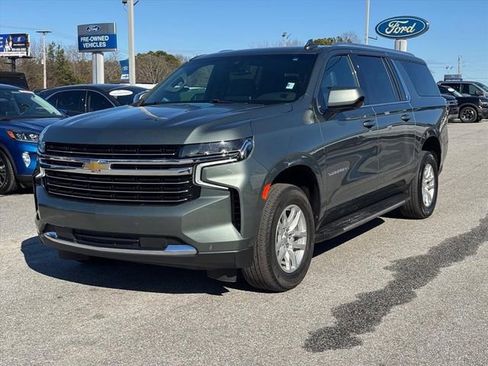 Used 2024 Chevrolet Suburban LT image 7