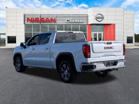 Used 2025 GMC Sierra 1500 SLT image 4