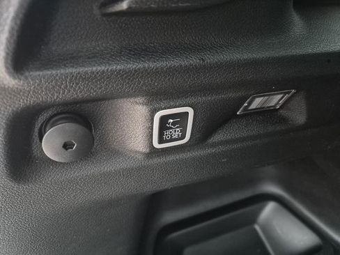 Used 2024 Jeep Grand Cherokee L Altitude image 9