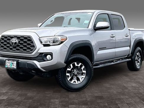 Used 2021 Toyota Tacoma TRD Off-Road w/ Technology Package image 2