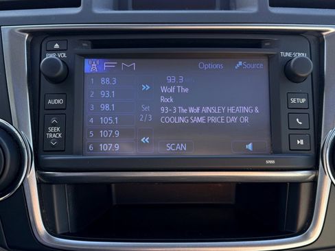 Used 2013 Toyota Highlander SE image 13