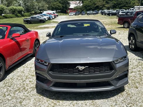 Used 2025 Ford Mustang Premium RWD image 2