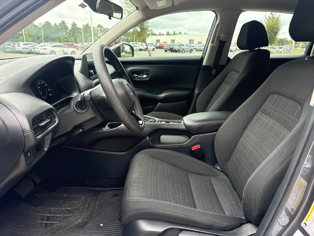 Certified 2025 Honda HR-V LX image 13