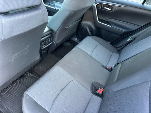 Used 2025 Toyota RAV4 XLE AWD/4WD image 11