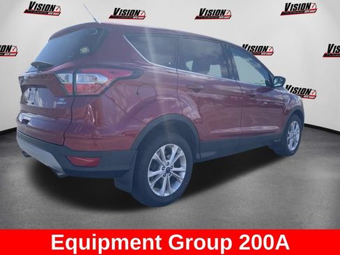 Used 2017 Ford Escape SE w/ SE Cold Weather Package AWD/4WD image 4