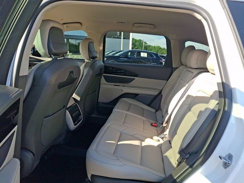 Certified 2024 Lincoln Nautilus Premier AWD/4WD image 10