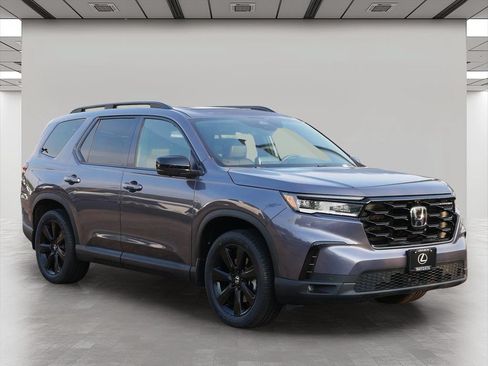Used 2025 Honda Pilot Black Edition image 1
