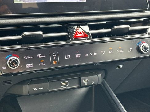 Certified 2024 Kia Niro SX Touring FWD image 18