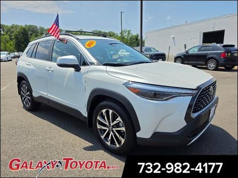 Used 2023 Toyota Corolla Cross XLE w/ Convenience Package AWD/4WD image 1