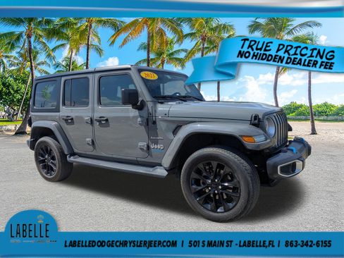 Used 2023 Jeep Wrangler Unlimited Sahara w/ Cold Weather Group AWD/4WD image 2