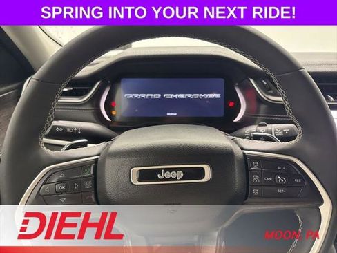 Certified 2023 Jeep Grand Cherokee L Limited w/ Black Appearance Package AWD/4WD image 29