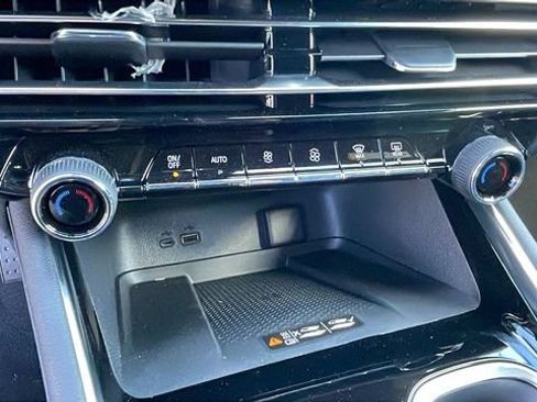 New 2026 Chevrolet Traverse LT w/ LPO, Floor Liner Package FWD image 17