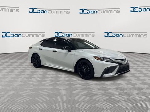 Used 2022 Toyota Camry XSE w/ Navigation Package FWD image 2