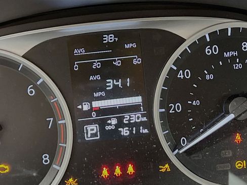 Used 2024 Nissan Versa S w/ S Plus Package image 9