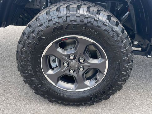 Used 2023 Jeep Gladiator Rubicon w/ LED Lighting Group AWD/4WD image 11