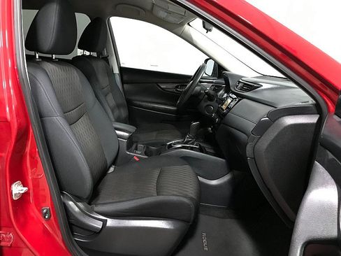 Used 2017 Nissan Rogue SV FWD image 14