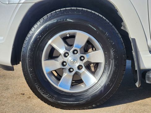 Used 2012 Toyota 4Runner SR5 image 14