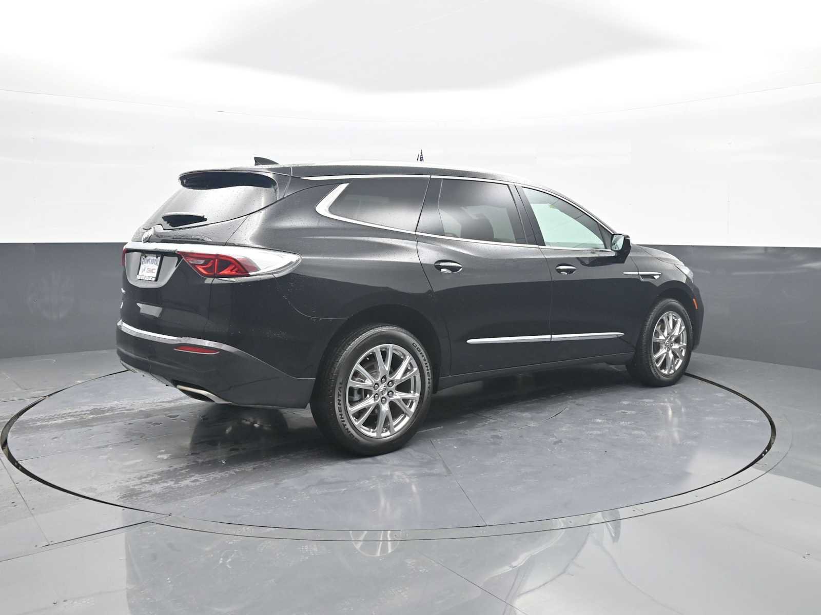 Used 2023 Buick Enclave Essence w/ Experience Buick Package FWD image 8