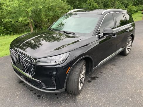 Used 2025 Lincoln Aviator Reserve AWD/4WD image 7