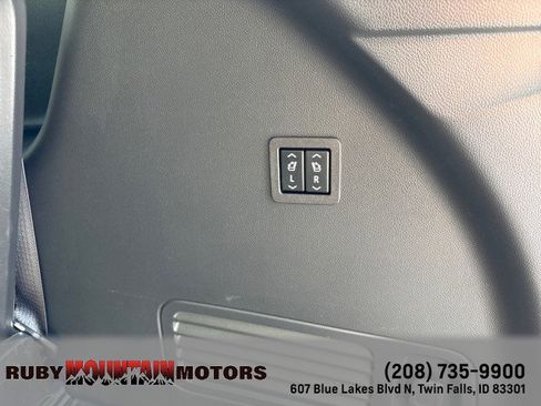 Used 2024 Buick Enclave Avenir w/ Avenir Technology Package AWD/4WD image 32