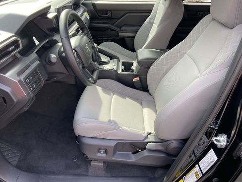 Used 2025 Toyota Tacoma TRD Sport image 14