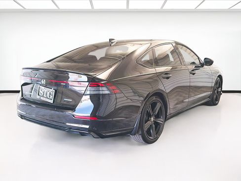 Used 2025 Honda Accord Sport image 4