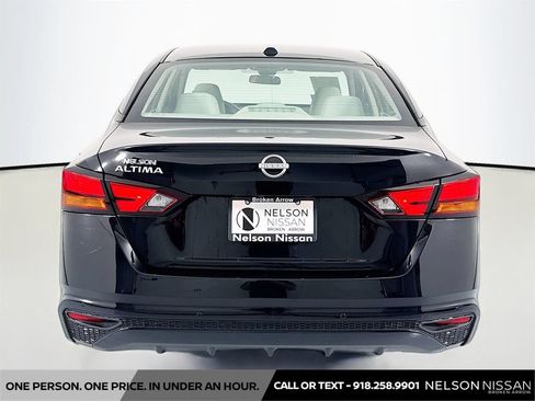 Certified 2025 Nissan Altima 2.5 SV FWD image 6