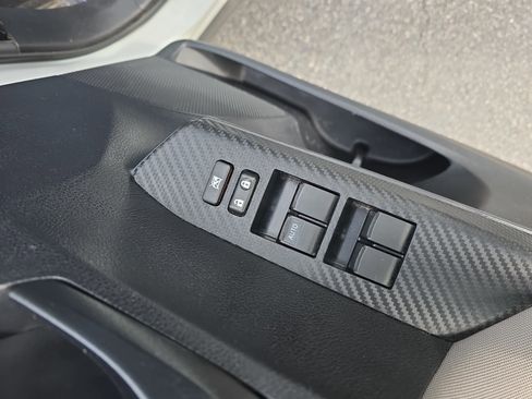 Used 2013 Toyota RAV4 XLE image 27