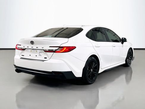 Used 2025 Toyota Camry SE w/ Convenience Package FWD image 4