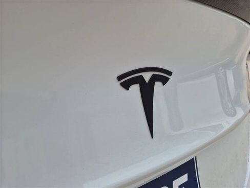 Used 2020 Tesla Model 3 Standard Range Plus RWD image 13